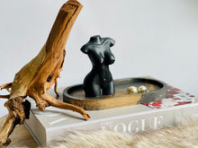 Load image into Gallery viewer, WOMAN TORSO JESMONITE