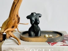 Load image into Gallery viewer, WOMAN TORSO JESMONITE