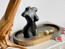 Load image into Gallery viewer, WOMAN TORSO JESMONITE