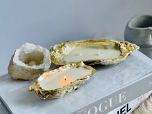 Load image into Gallery viewer, Oyster's Candle.