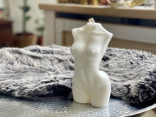 Load image into Gallery viewer, WOMAN TORSO XL
